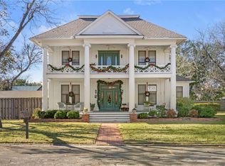 819 Hackberry St, Taylor, TX 76574
