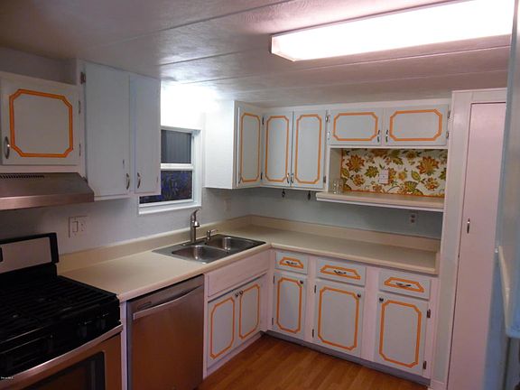2nd image of 1083 Barefoot Cir