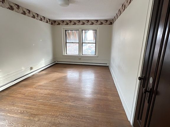 3rd image of 1709 Shields Ave #8