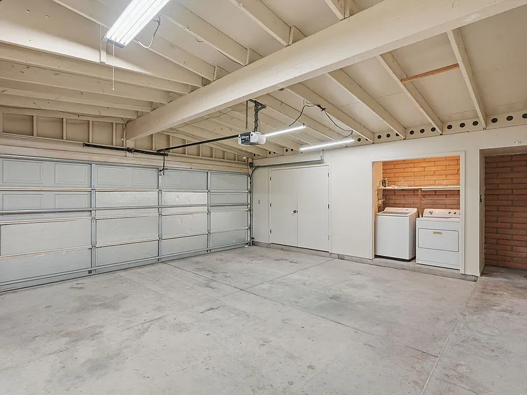 2920 N La Chiquita Ave — Photo 33
