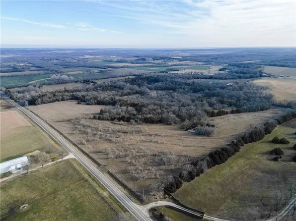 467 Virginia Rd, Lane, KS 66042