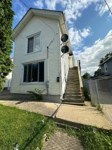 (Undisclosed Address), Aurora, IL, 60505