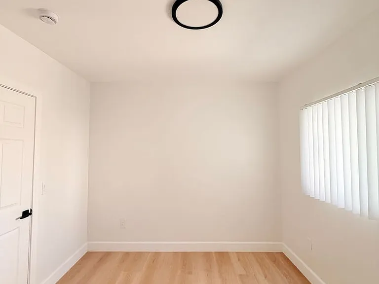 4705 Willowbrook Ave — Photo 11