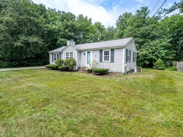 16 Lakeside Drive, Marstons Mills, MA 02648