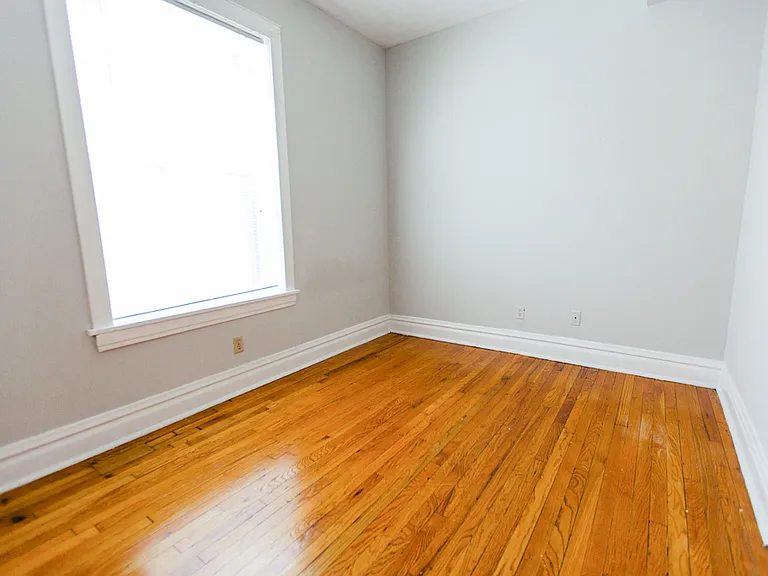1104 N. Oakley Blvd. — Photo 8