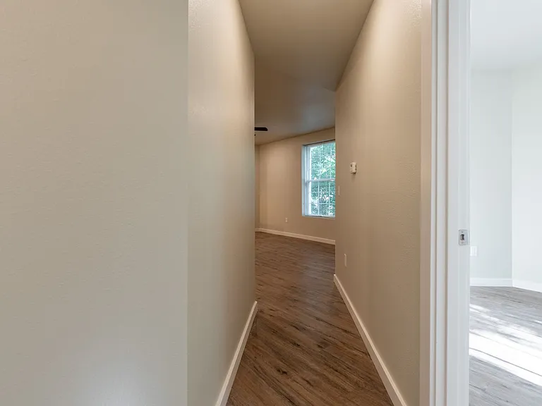 744 S Main Ave #A-B — Photo 3