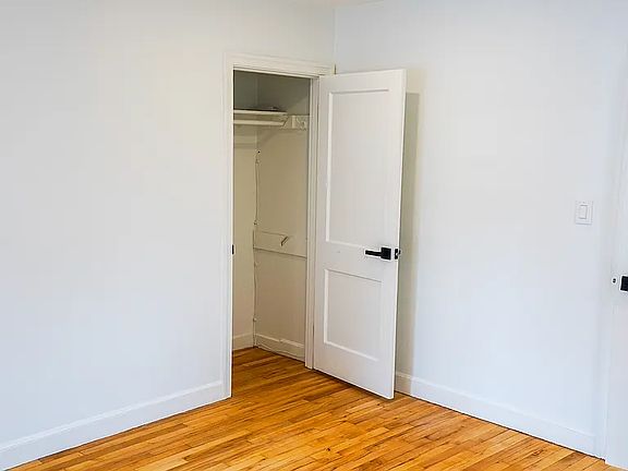 4th image of 33 Hammond Pond Pkwy APT 2