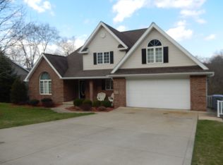 808 Stonebridge Dr, Greensburg, PA 15601