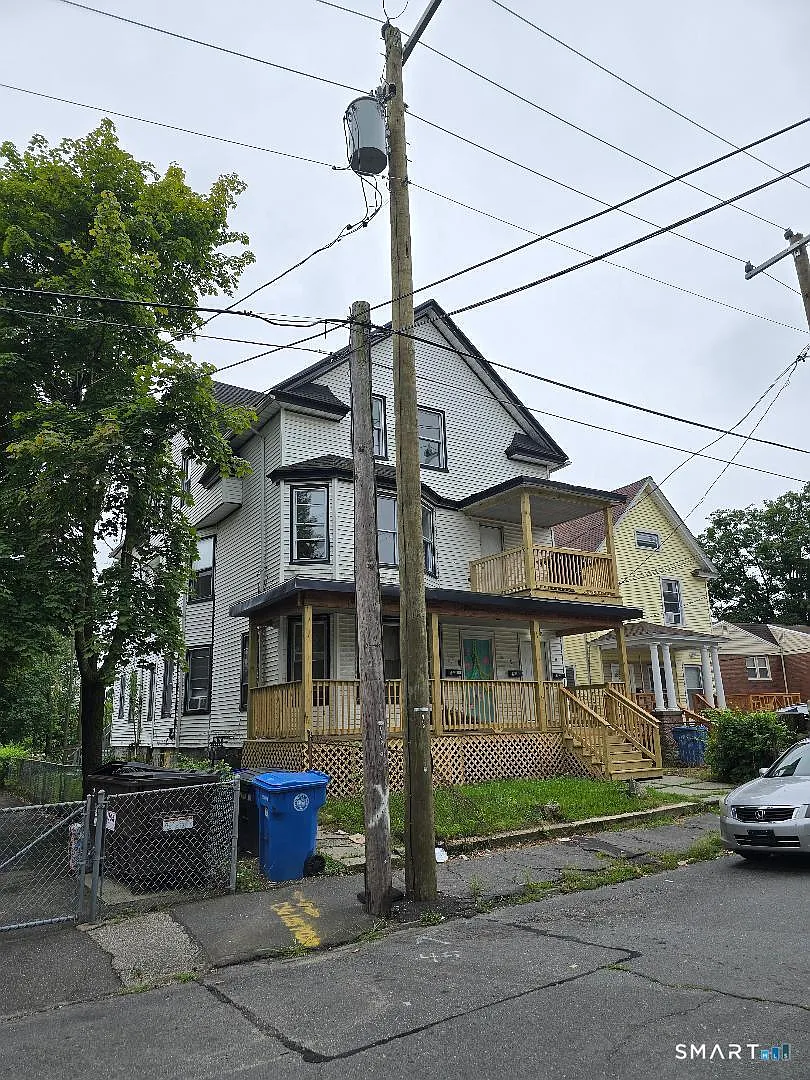 3 bed, 1.0 bath, 1458 sqft, $1,600 — Photo 1