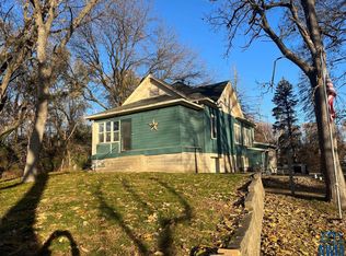 2727 Military Rd, Sioux City, IA 51103