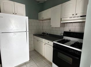 934 Middle St #1W, Fall River, MA 02721