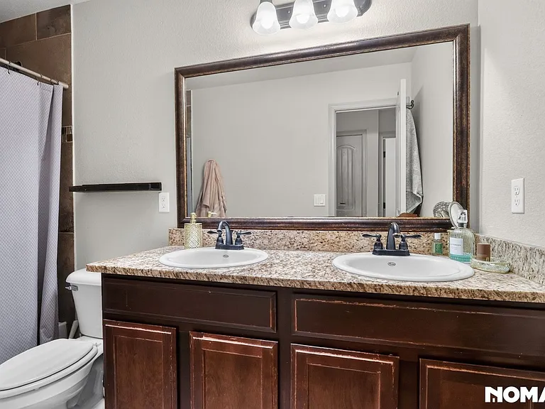 12485 Chamberlain Dr — Photo 36