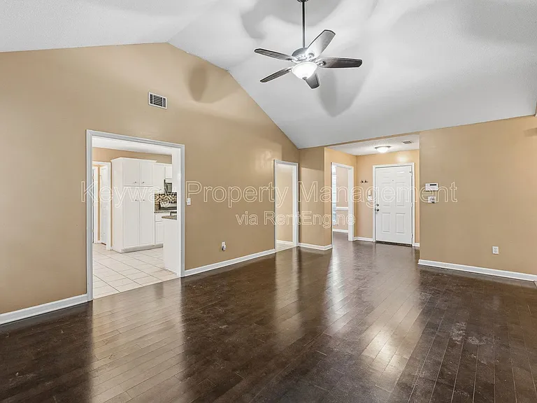 3013 Heron Ct — Photo 6