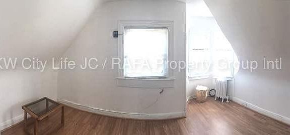 4th image of 279 Pacific Ave