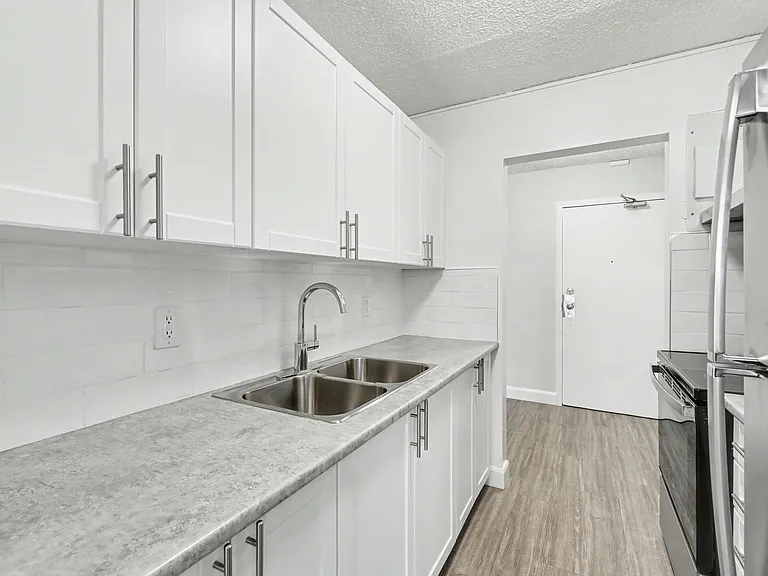 125 College Ave S — Photo 8