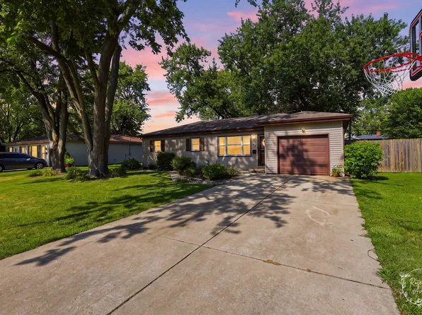 545 Evergreen Ln, Bradley, IL 60915