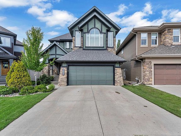 3rd image of 3722 Kidd Cres SW