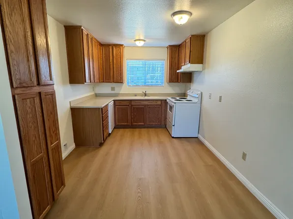 5040 W Avenue L14 #7, Lancaster, CA 93536