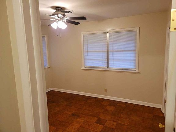 3rd image of 917 Barbour Ave