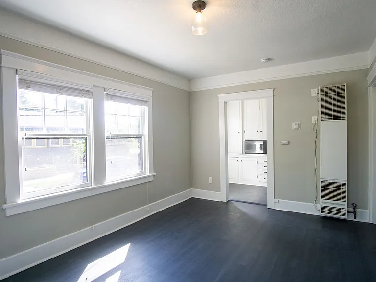 7437 N Saint Louis Ave #3 — Photo 5