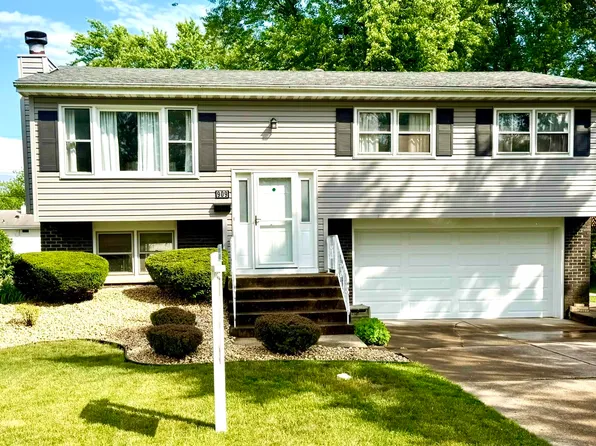 909 Harrison Pl, Dyer, IN 46311