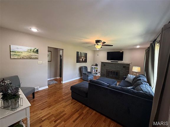 3rd image of 2637 Hopper Rd