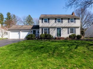 88 Hunters Ln, Rochester, NY 14618