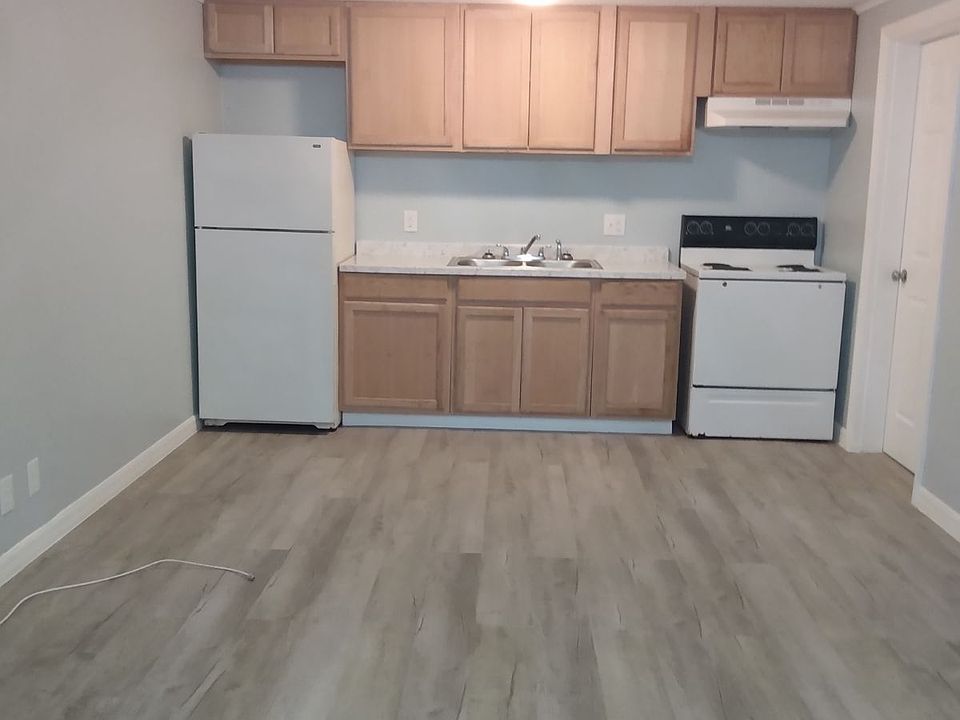 1st image of 37919 Hillside Ln