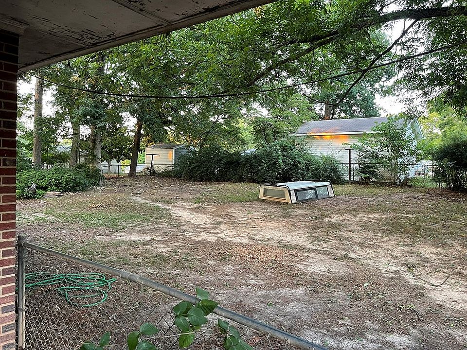 2nd image of 512 Brooke Dr
