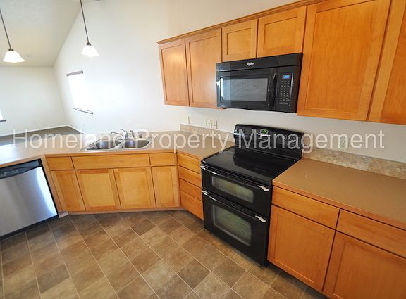 4th image of 14021 E Valleyway Ave