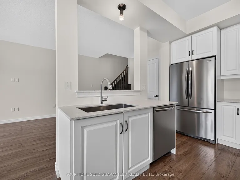 114 Dunrobin Ln — Photo 10