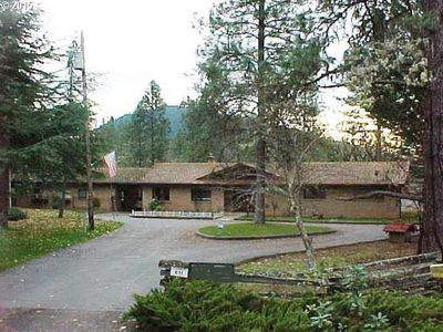 611 Carriage Rd, Grants Pass, OR, 97526