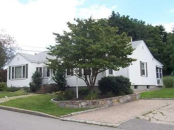 118 Summit Ave, West Warwick, RI 02893