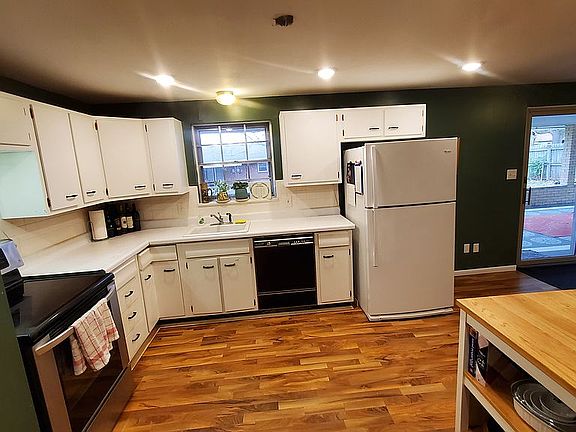 12' x 24' kitchen/dining rm