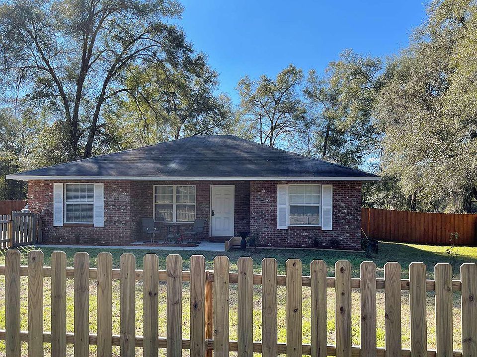 1st image of 186 NW Battle Hill Ln