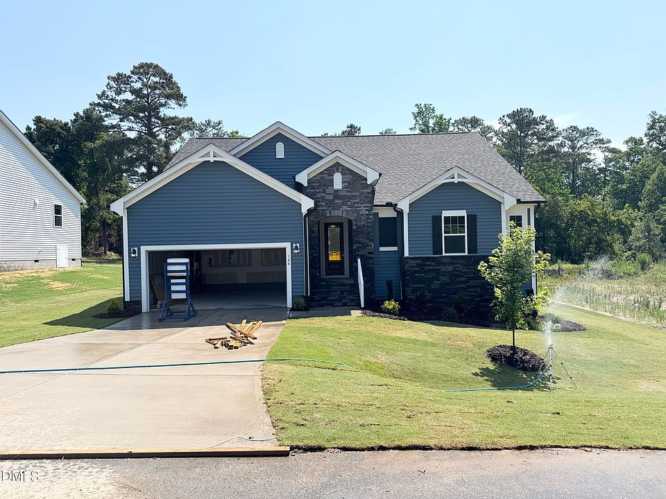 1st image of 144 Golfview Ave