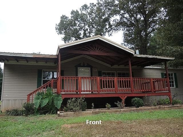 Enjoy the coming fall outside on the 25 foot covered porch a