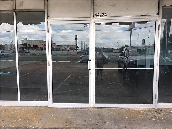 3rd image of 4424 S Padre Island Dr