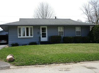 327 Candlewick Rd, Waterloo, IA 50703