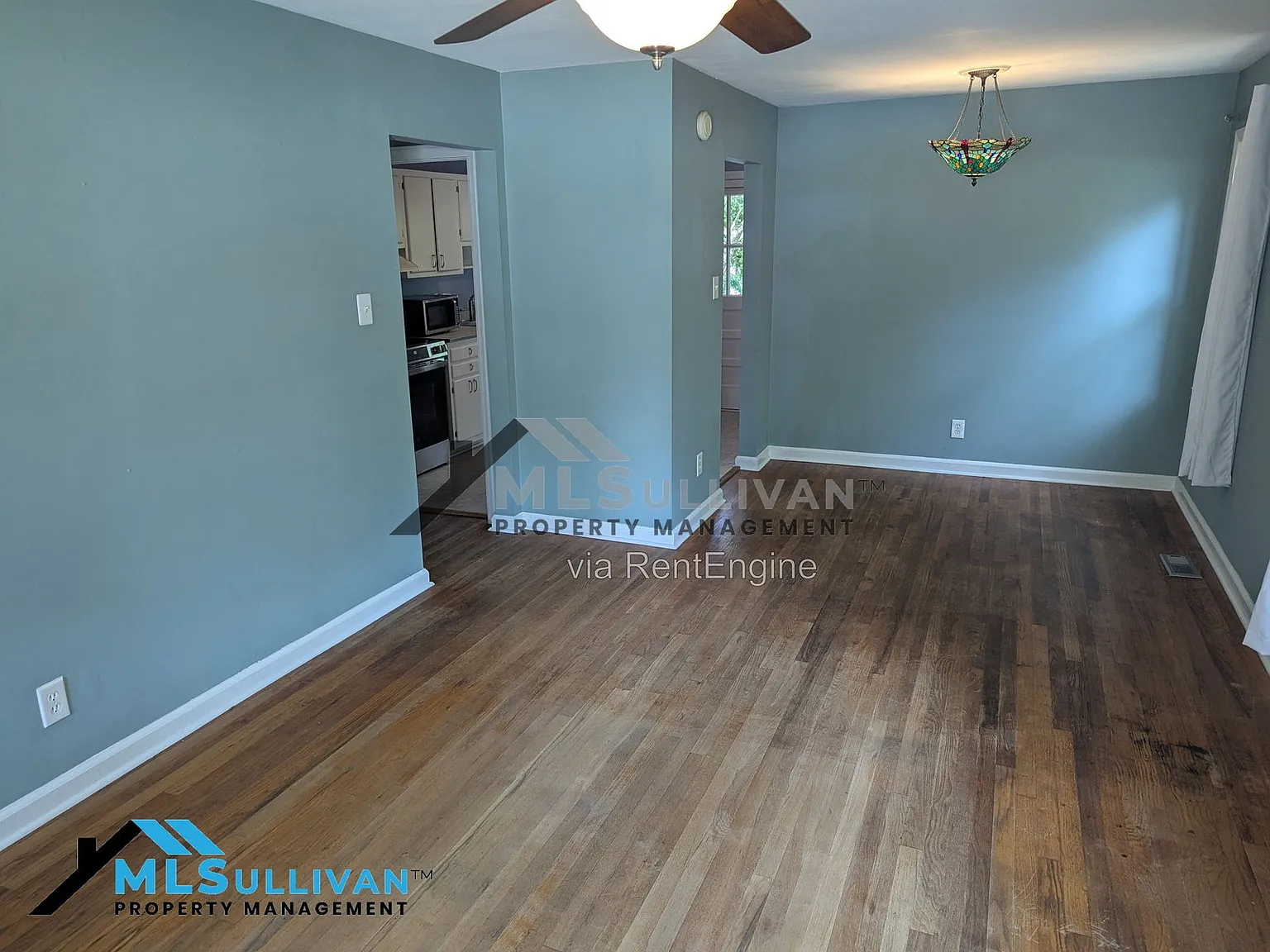 3 bed, 1.0 bath, 1054 sqft, $1,950 — Photo 3
