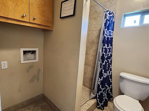 3rd image of 400 King Edwards Pl #B