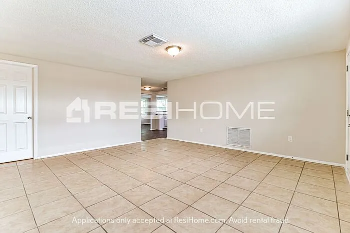6027 11th Ave — Photo 8