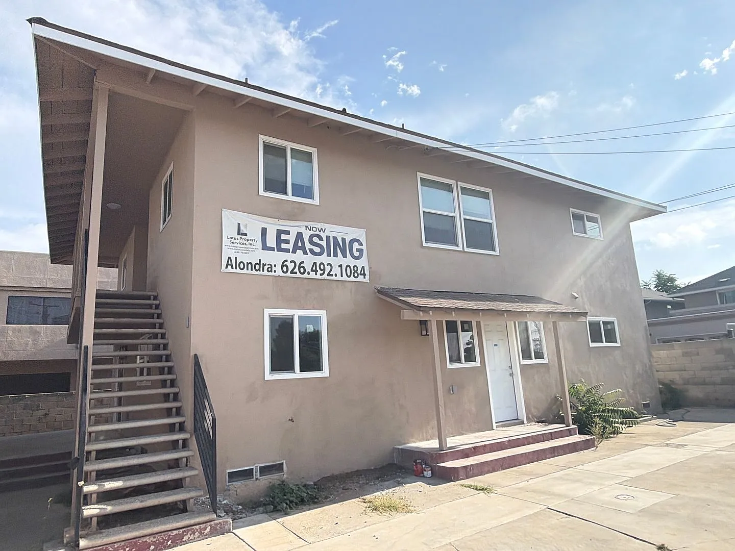 2400DelM — Photo 2