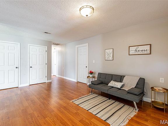 2nd image of 108 Brown St
