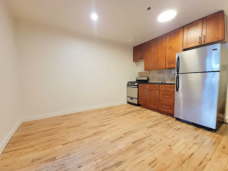 119 Hart St #2B — Photo 1