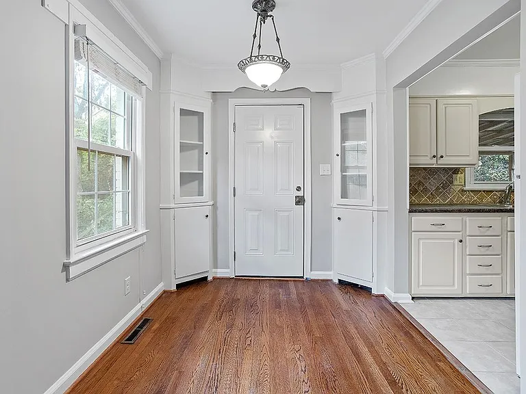 2111 Tudor Pl — Photo 18