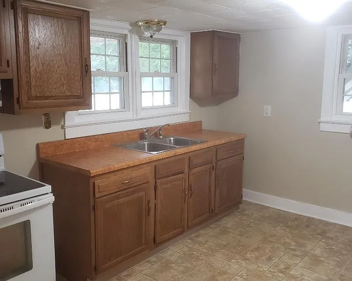122 Spring Garden St #A — Photo 4