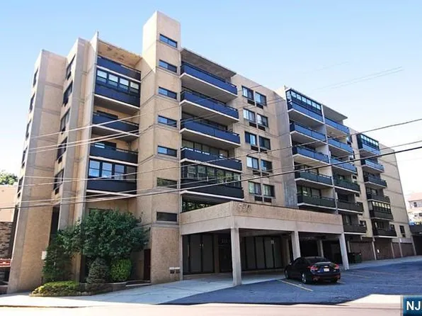555 Gorge Rd APT 3B, Cliffside Park, NJ 07010