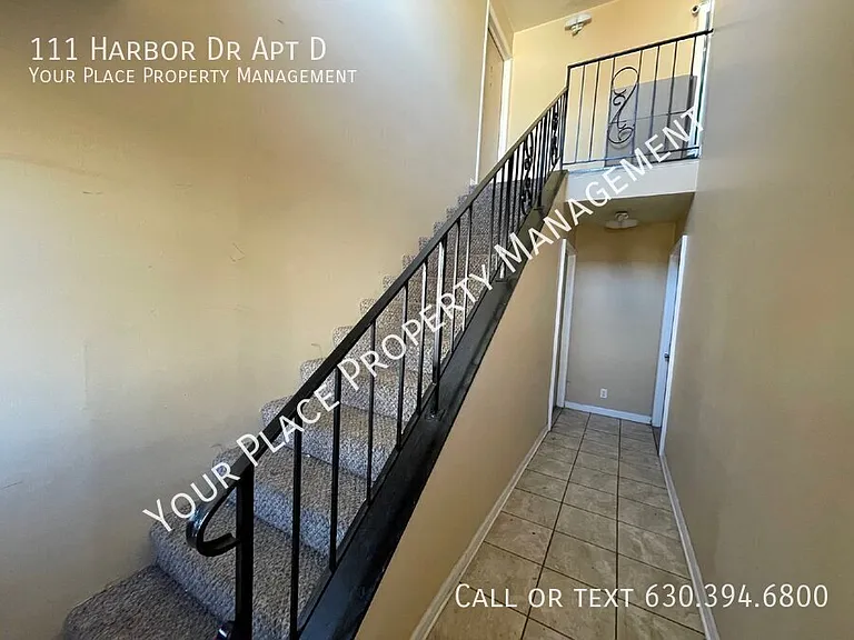 111 Harbor Dr #D — Photo 2