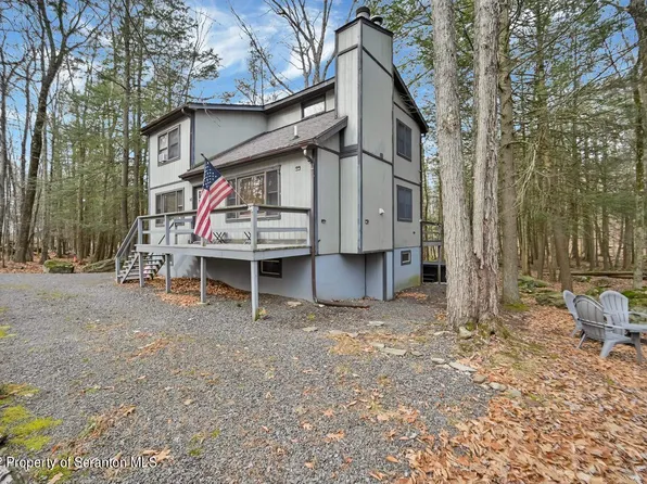 87 N Fairway Dr, Lake Ariel, PA 18436
